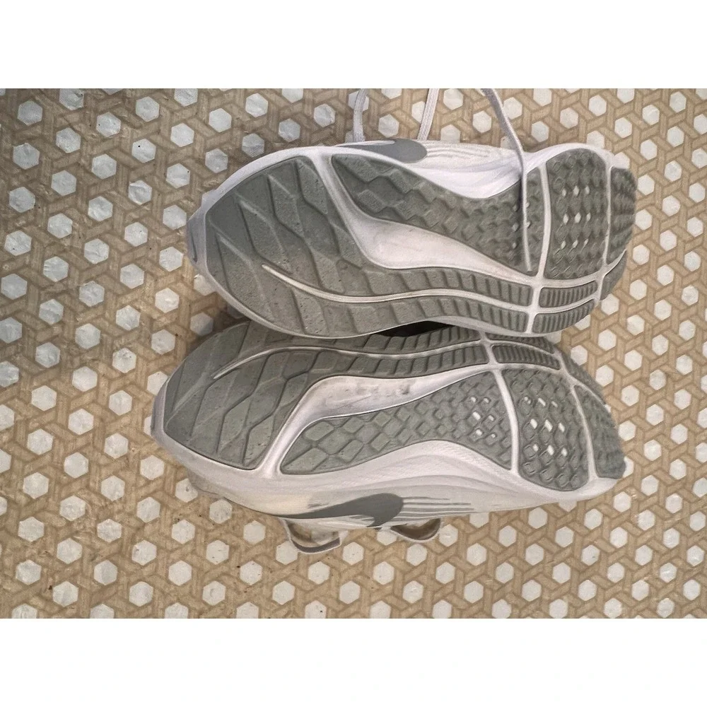 Nike Womens Air Zoom Pegasus 39 DH4072-100 White Casual Shoes Sneakers Size 6.5